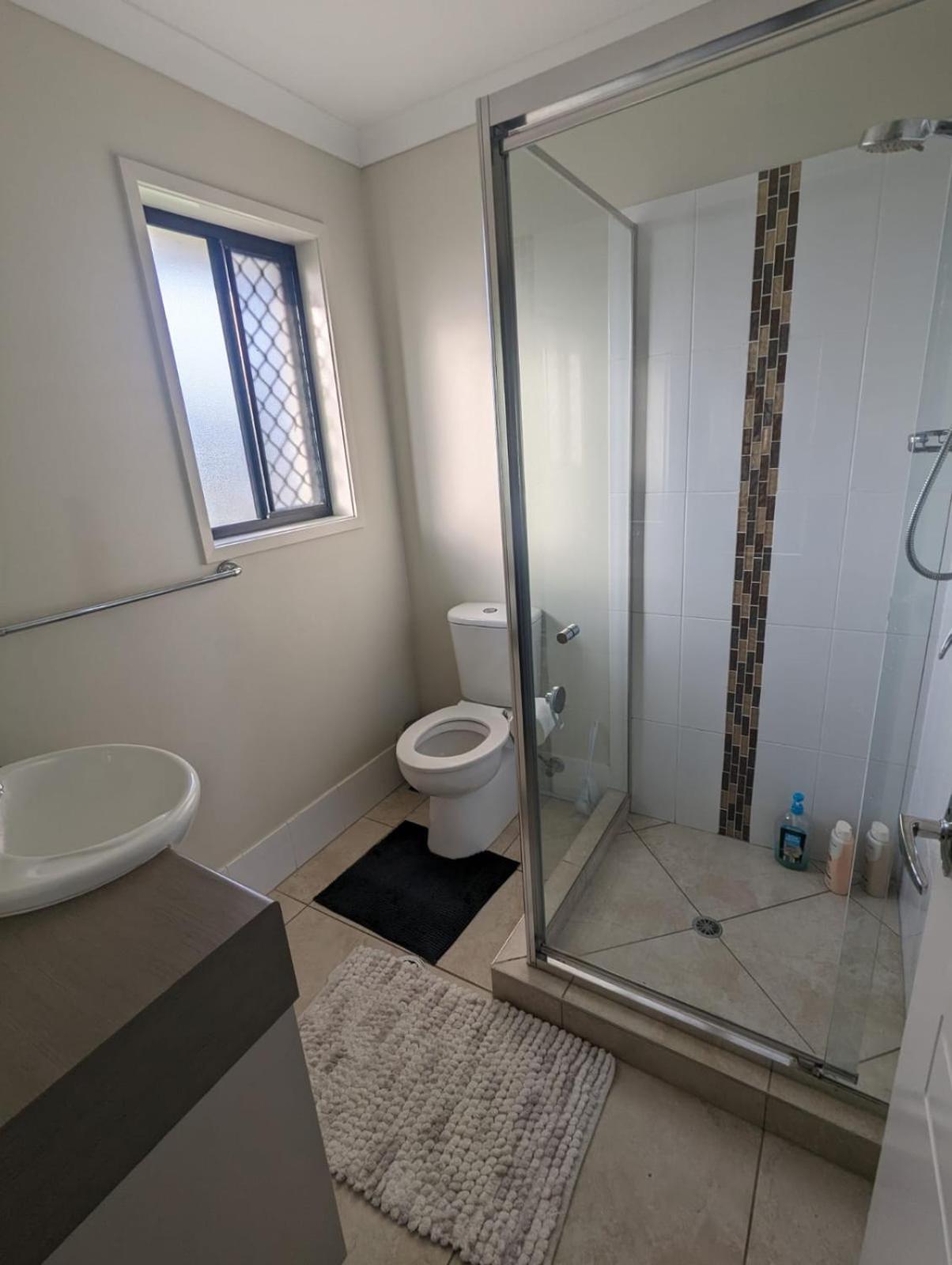 Christa's 4bedroom Entire Private House Gladstone