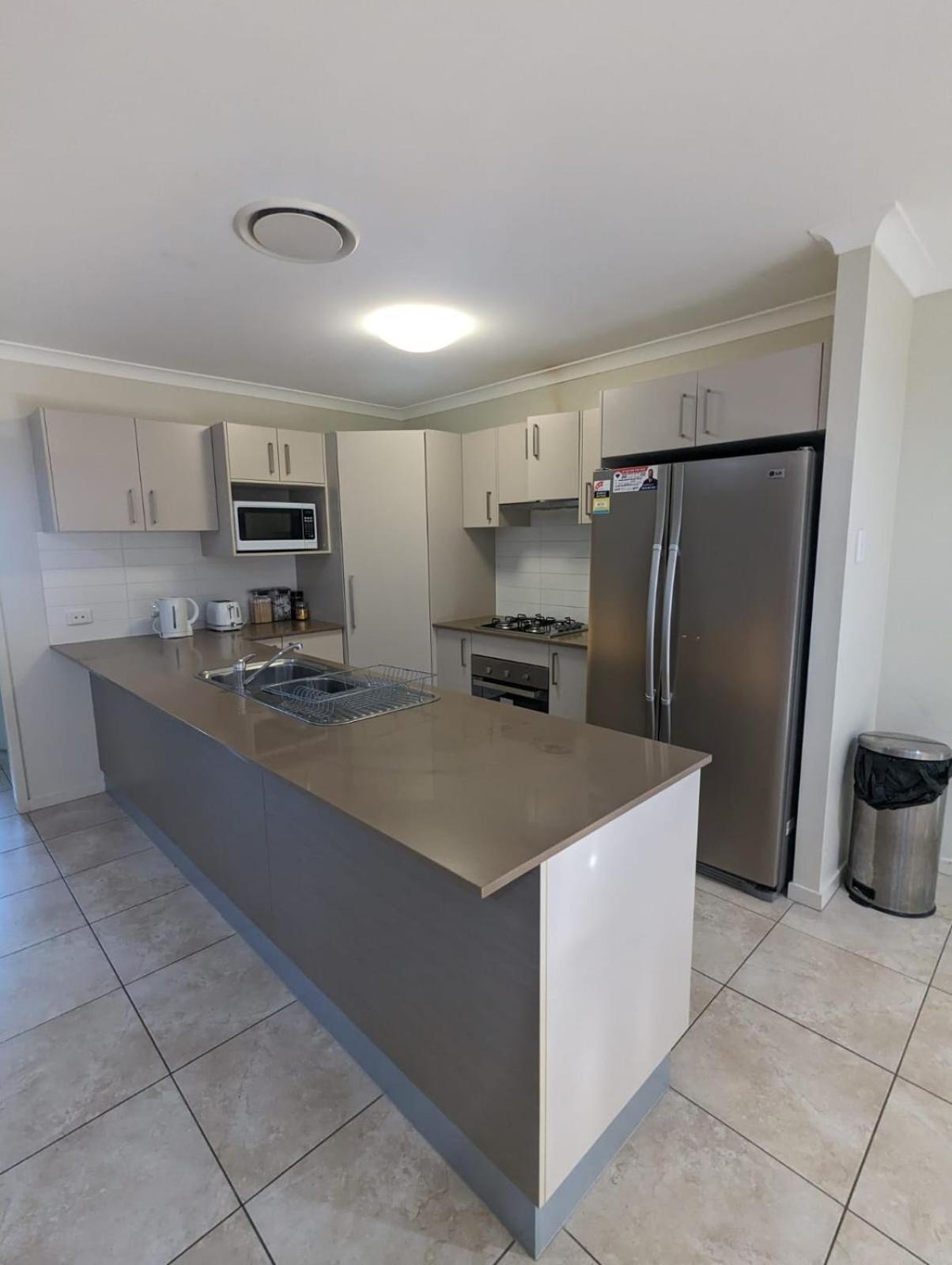Christa's 4bedroom Entire Private House Holiday home Gladstone