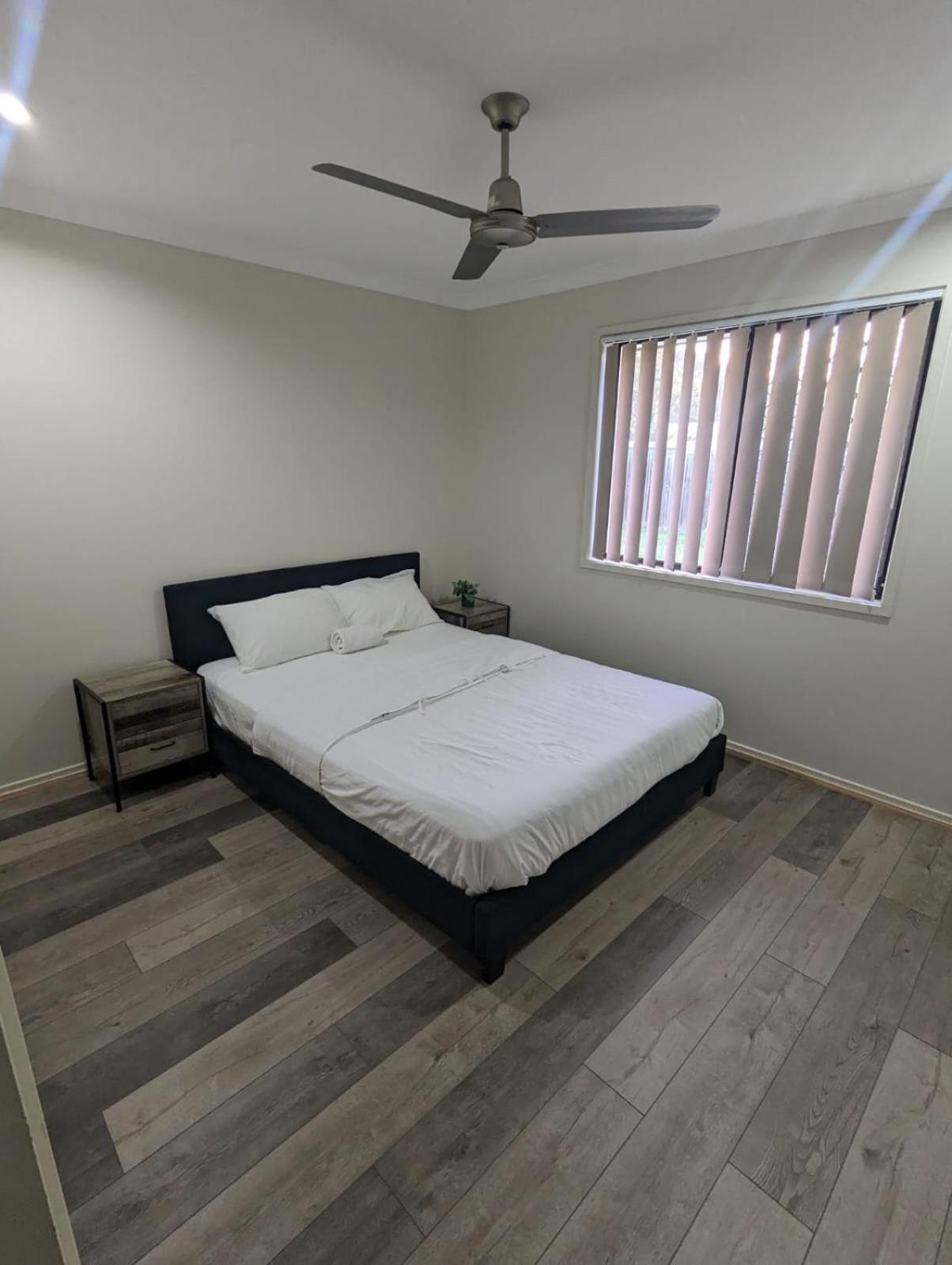 Christa's 4bedroom Entire Private House Holiday home *