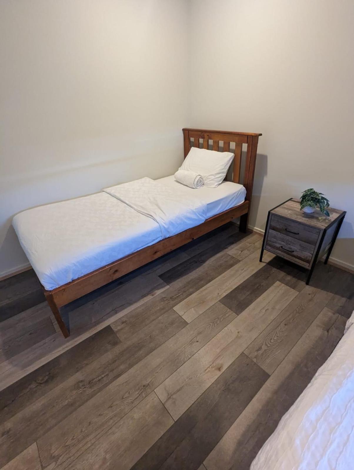 Christa's 4bedroom Entire Private House * Gladstone